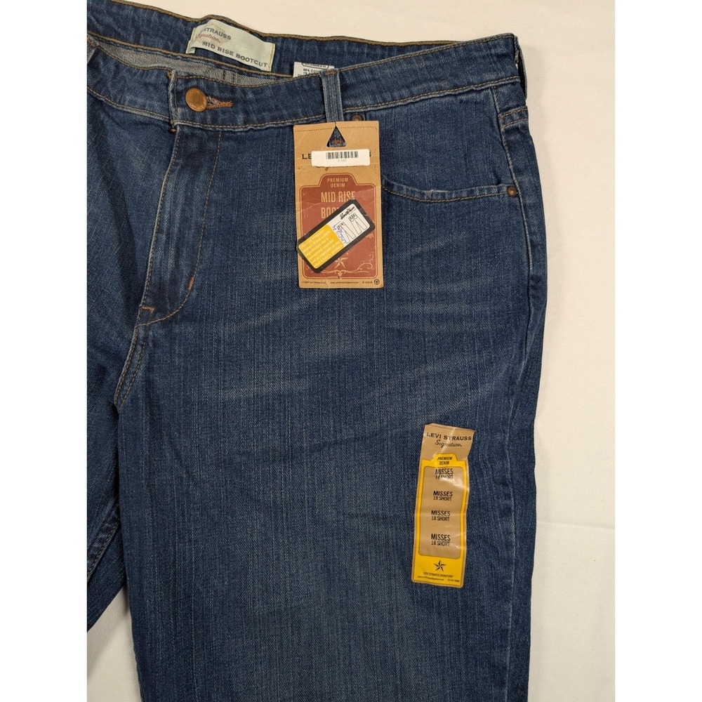 Levi Strauss Women's Signature Mid‑Rise Bootcut Jeans 37 Short Blue Stretch - Picture 10 of 11